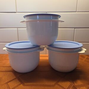 Tupperware Butterfly Bowl Set of 3 White #2513 One Touch Blue Seals 26 oz.